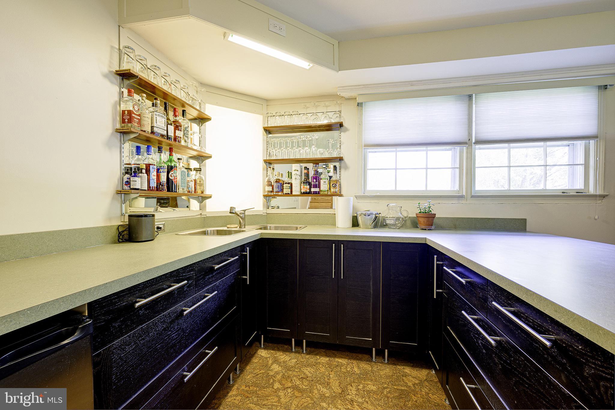 5 OLIVEWOOD COURT