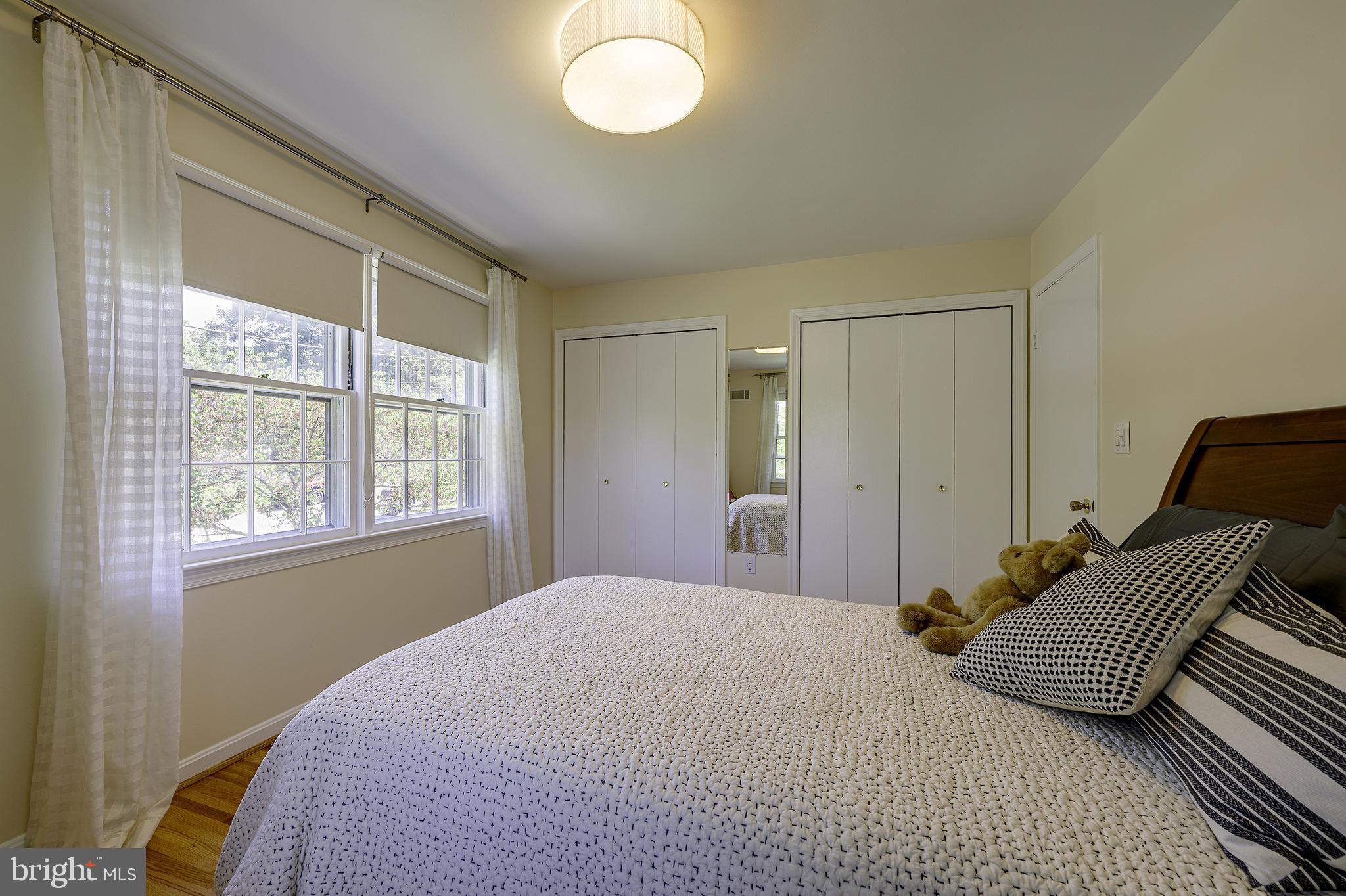 5 OLIVEWOOD COURT