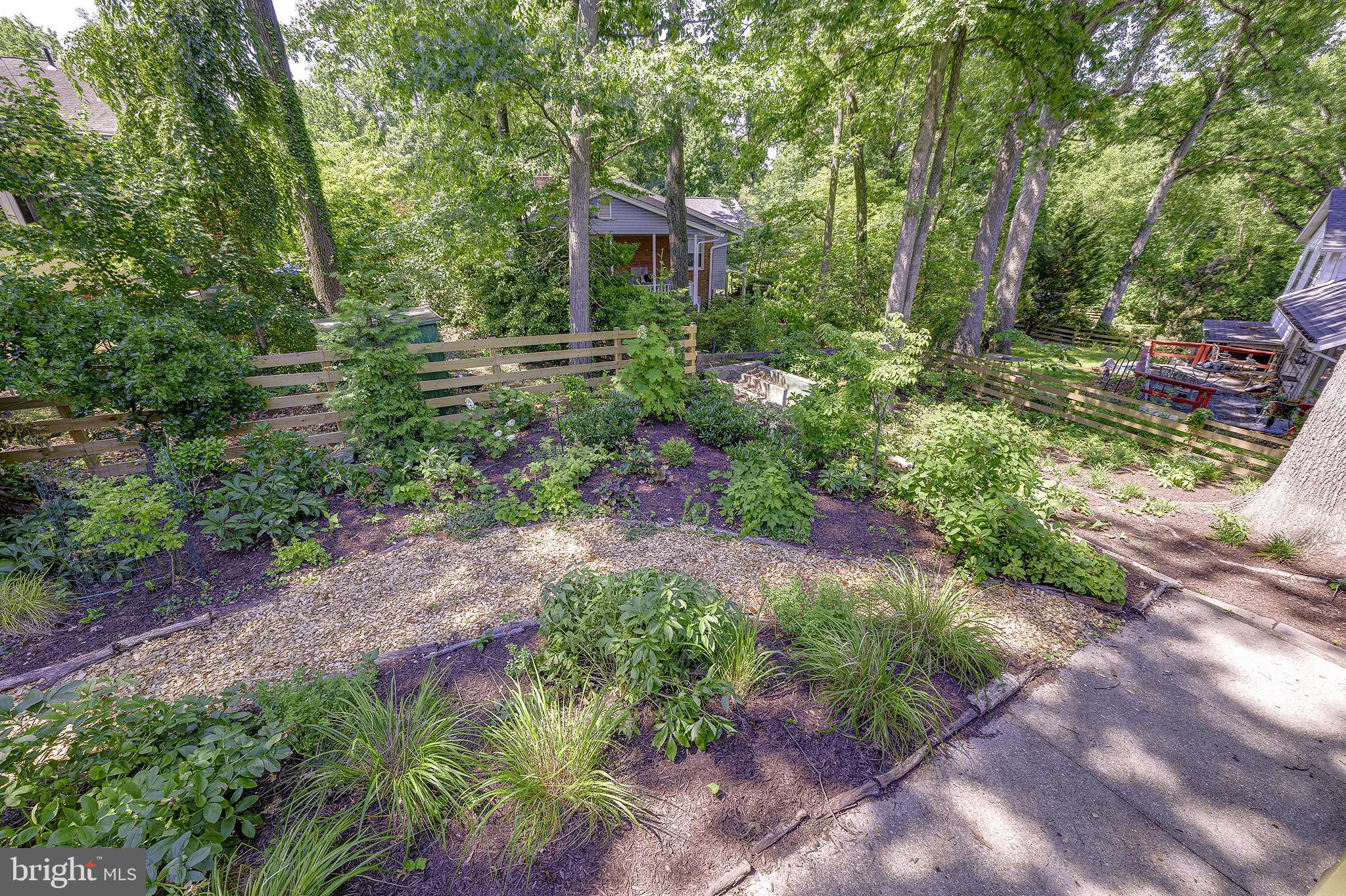 5 OLIVEWOOD COURT