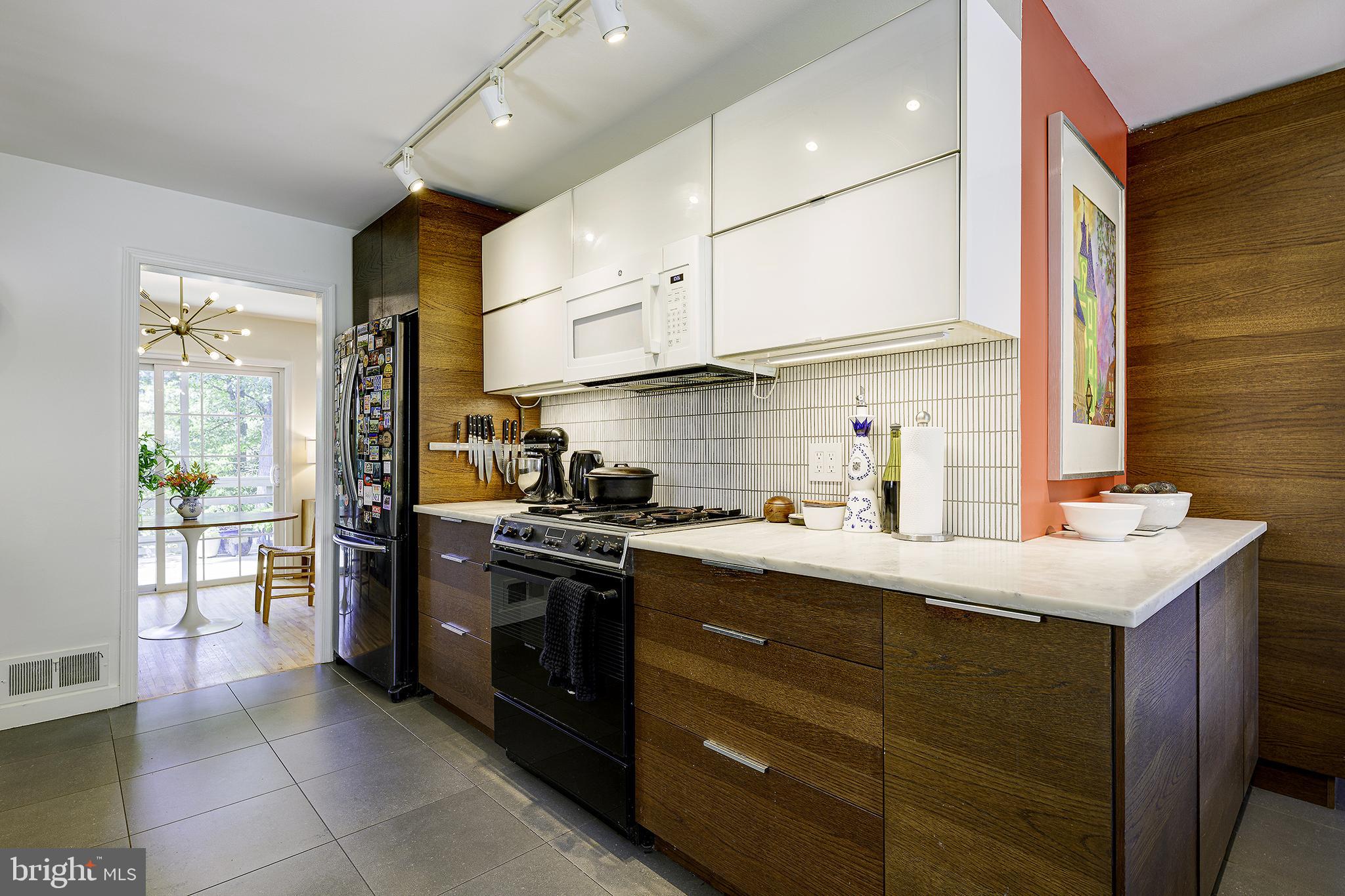 5 OLIVEWOOD COURT