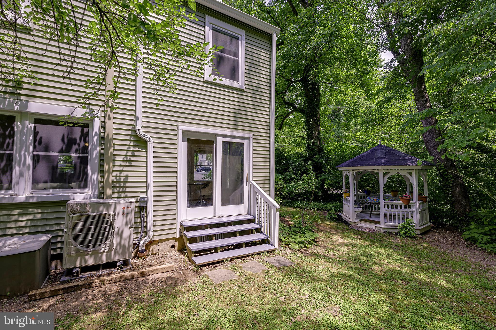 19 HILLSIDE ROAD A