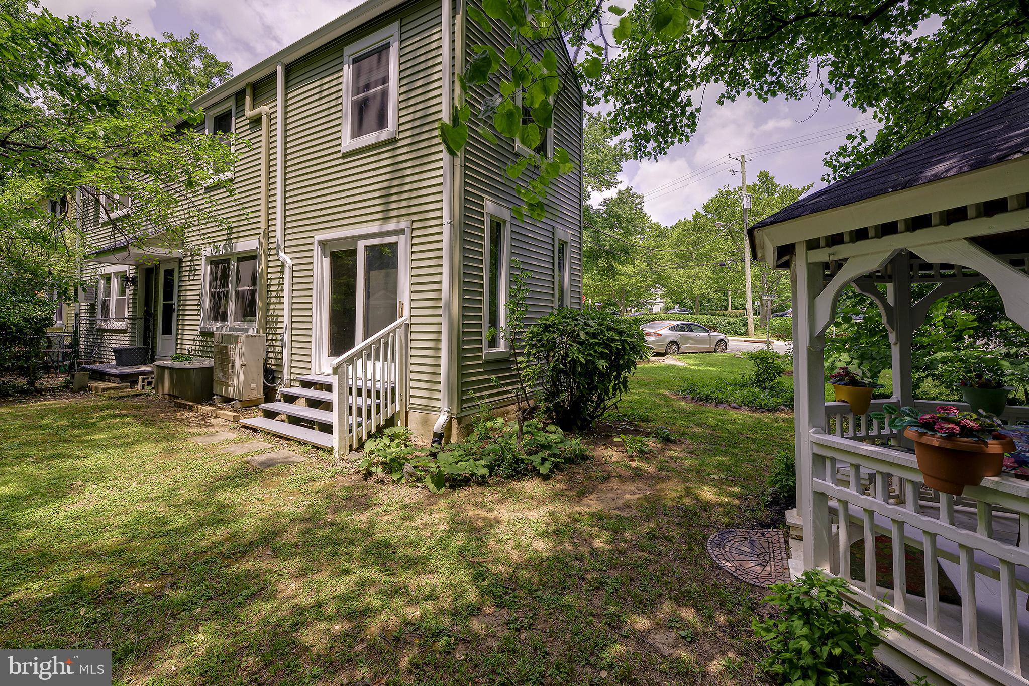 19 HILLSIDE ROAD A