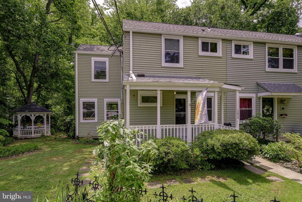 19 HILLSIDE ROAD A