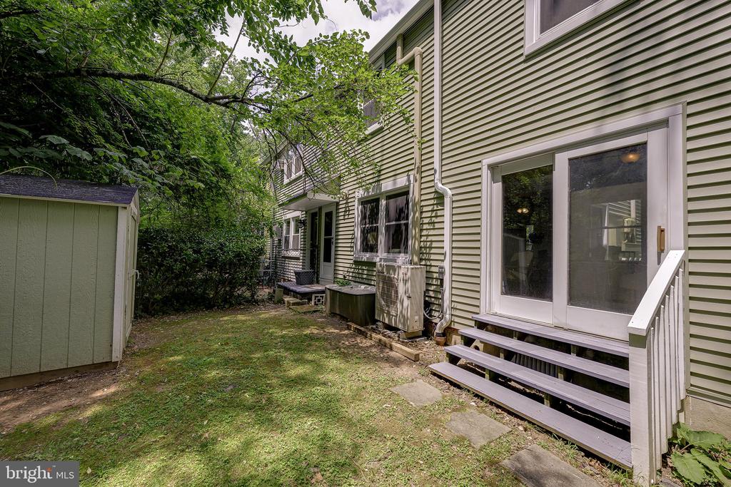 19 HILLSIDE ROAD A