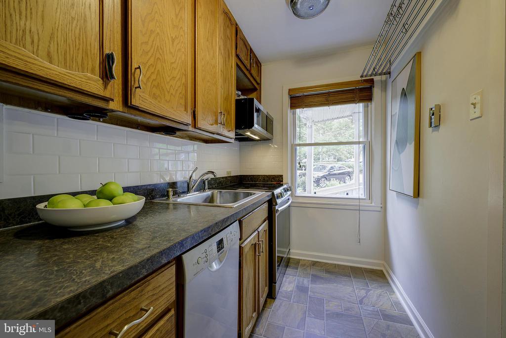 19 HILLSIDE ROAD A