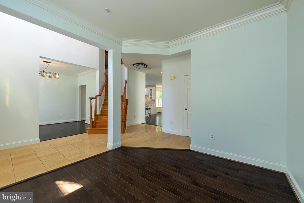 7414 QUIXOTE COURT