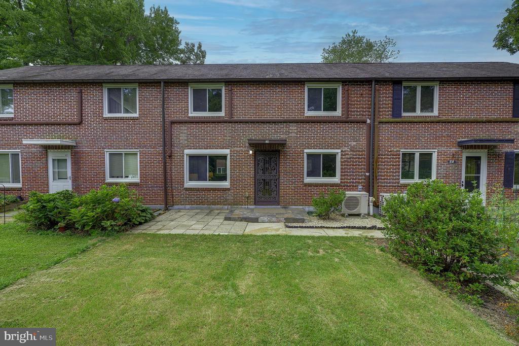 6 HILLSIDE ROAD