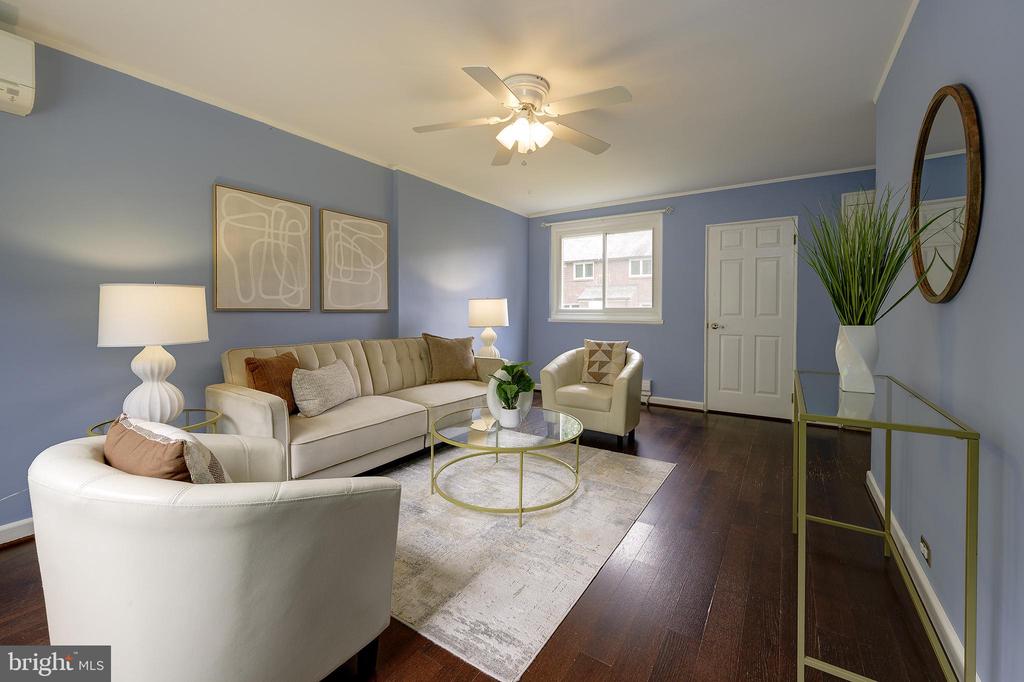 6 HILLSIDE ROAD