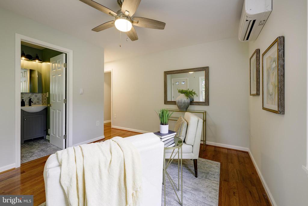 11 HILLSIDE ROAD