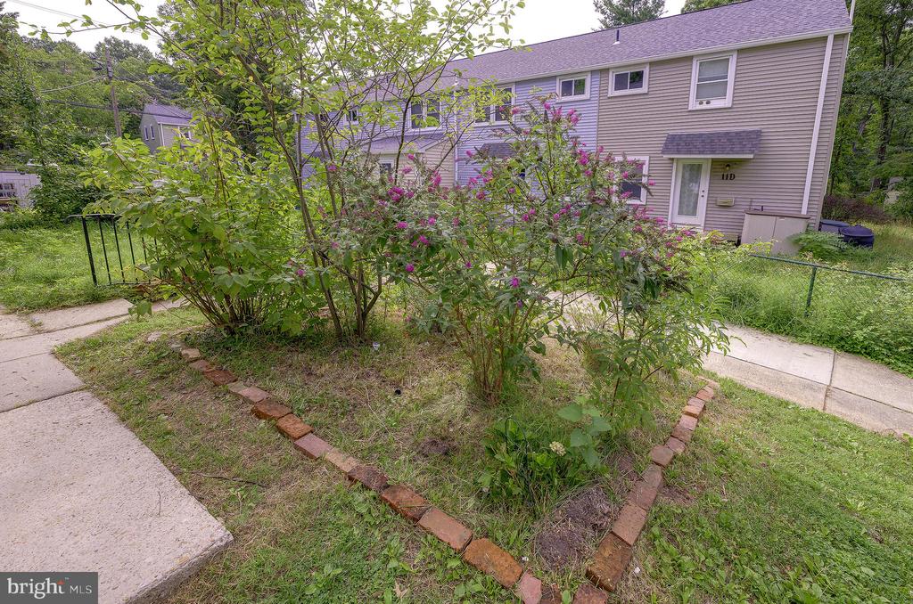 11 HILLSIDE ROAD