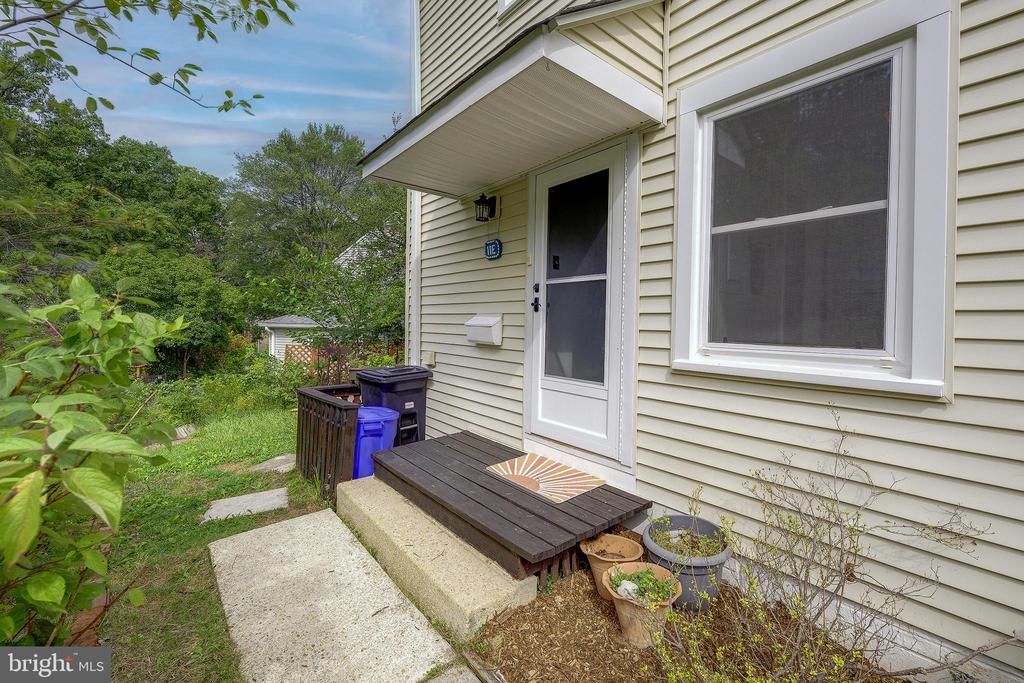 11 HILLSIDE ROAD