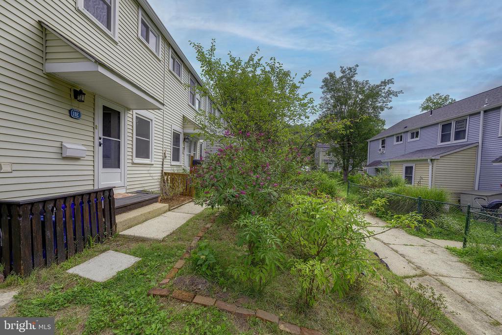 11 HILLSIDE ROAD