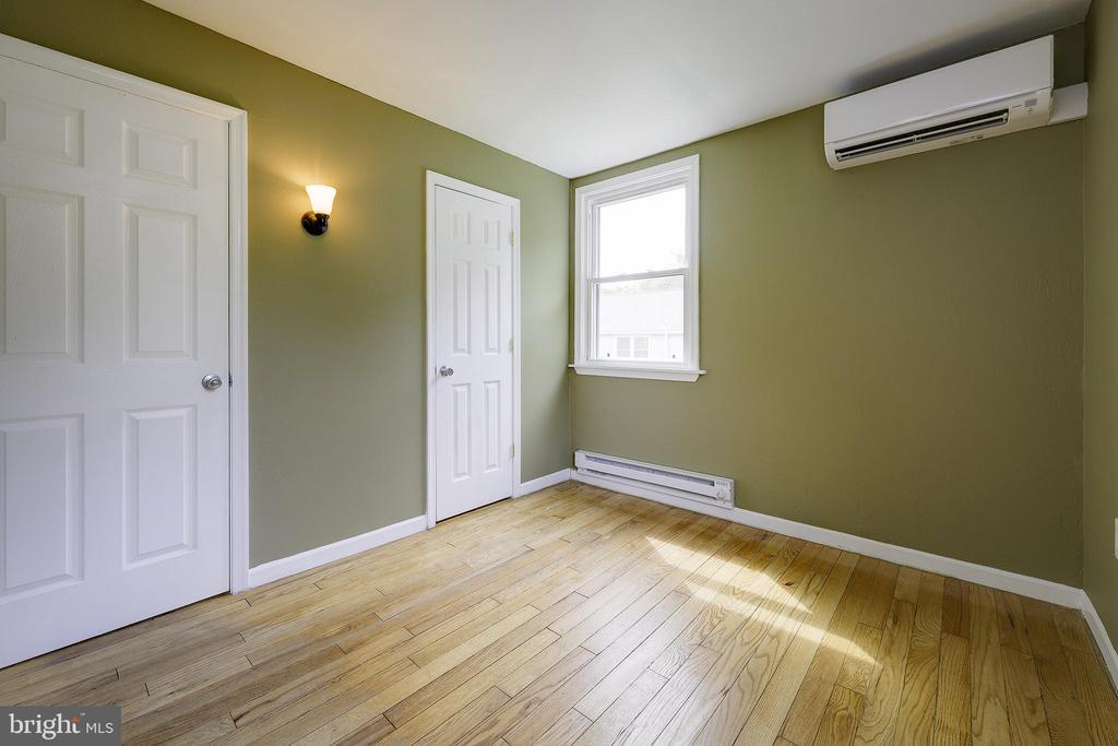 11 HILLSIDE ROAD