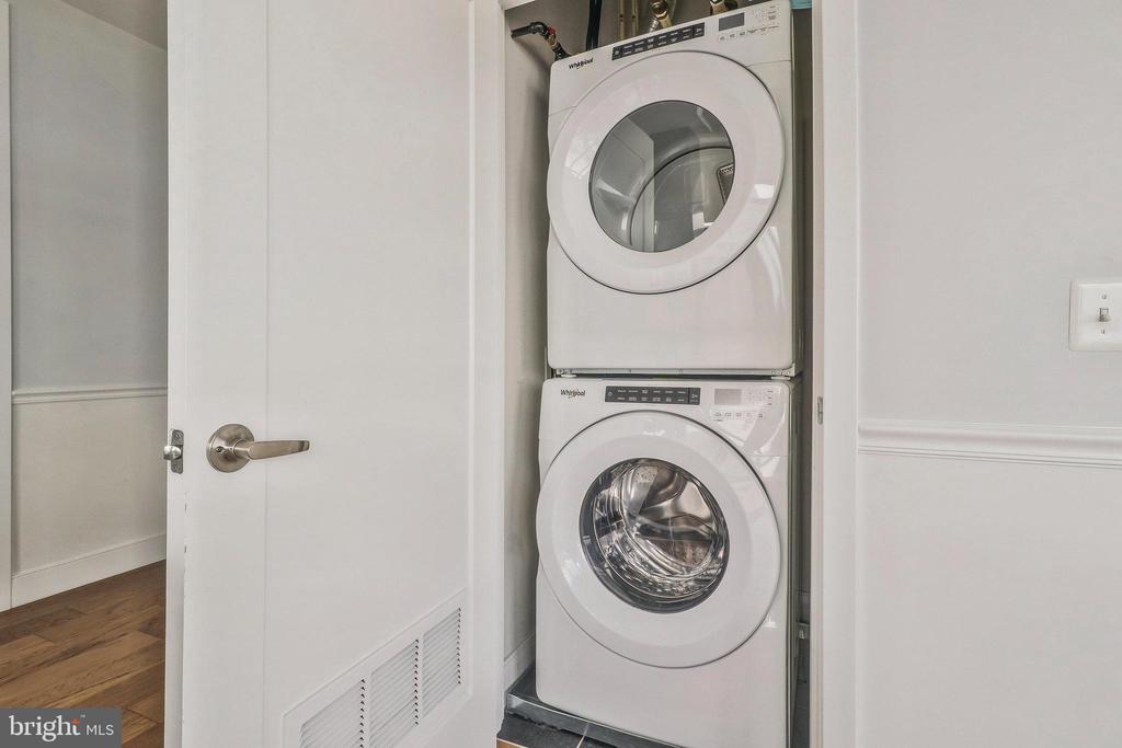 2000 CLARENDON BOULEVARD Unit: 805