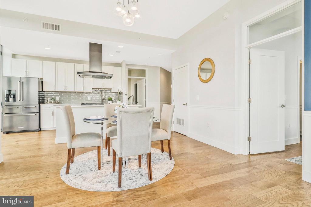 2000 CLARENDON BOULEVARD Unit: 805
