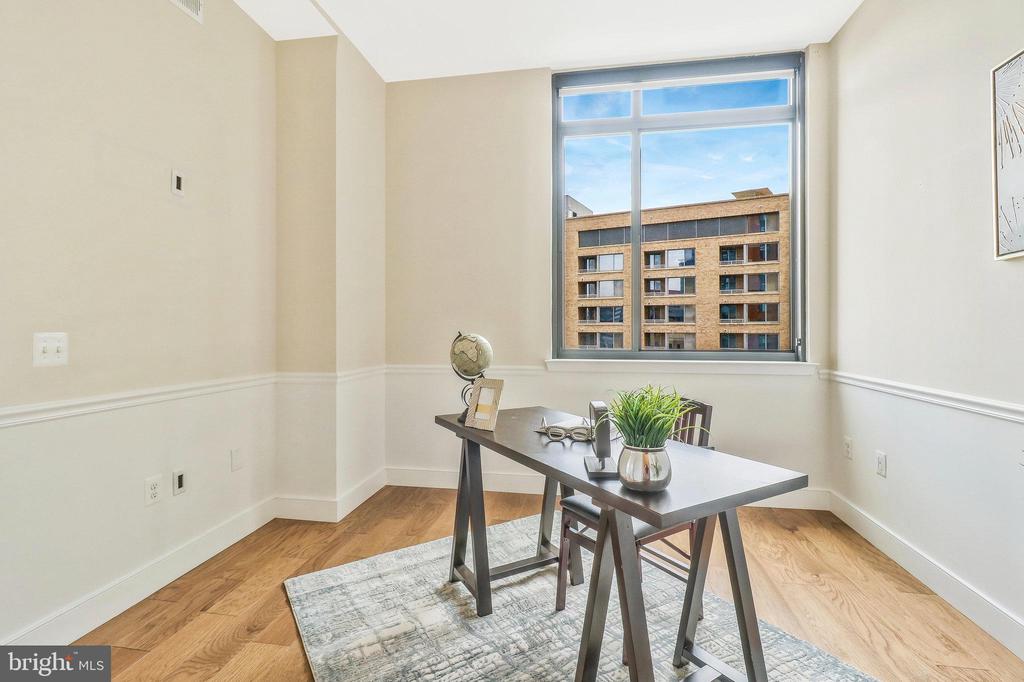 2000 CLARENDON BOULEVARD Unit: 805