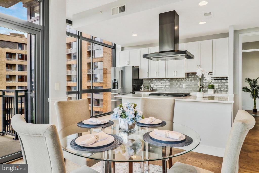 2000 CLARENDON BOULEVARD Unit: 805