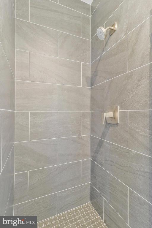 2000 CLARENDON BOULEVARD Unit: 805