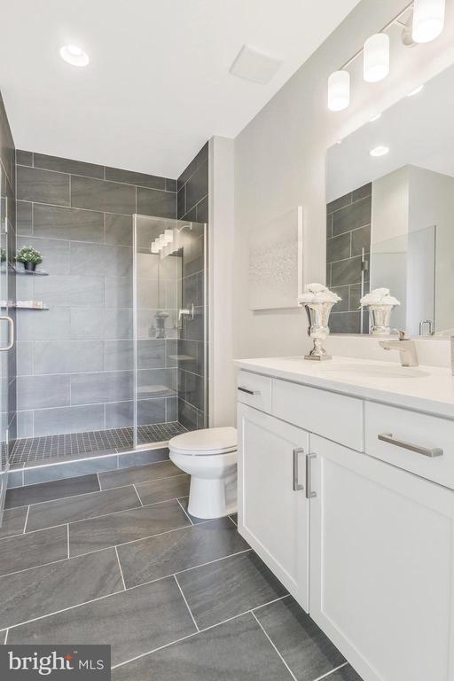2000 CLARENDON BOULEVARD Unit: 805