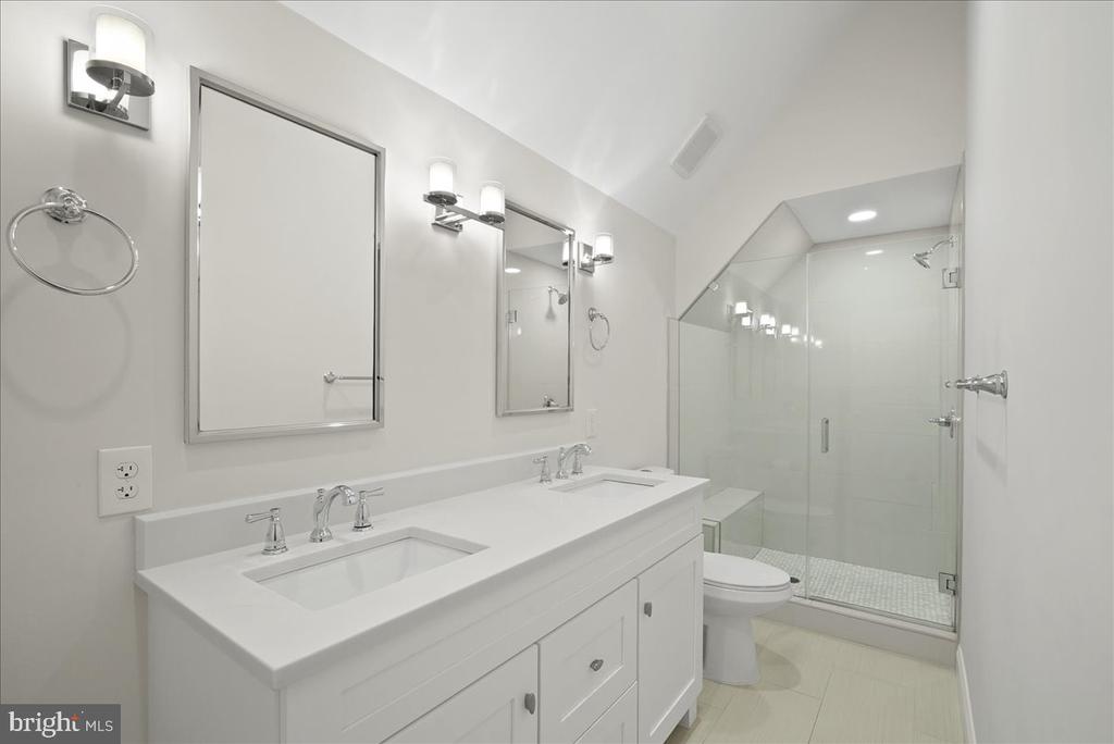 4416 34TH STREET S Unit: B2