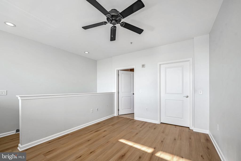 444 W BROAD STREET Unit: 619