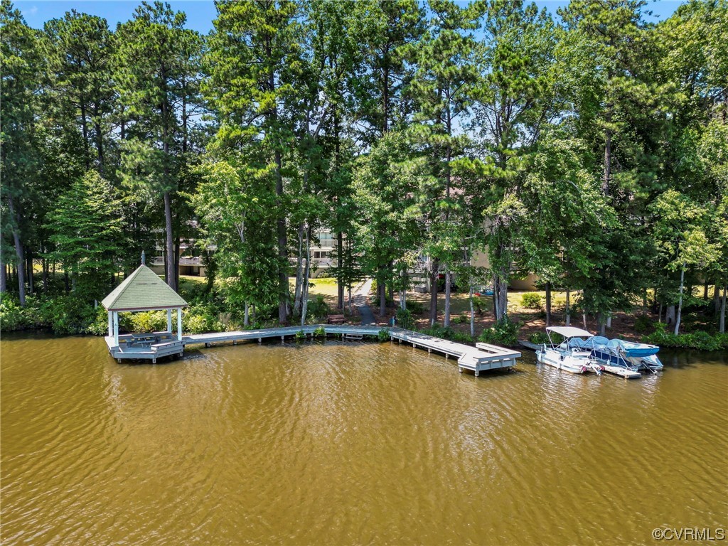 206 Water Pointe Ct