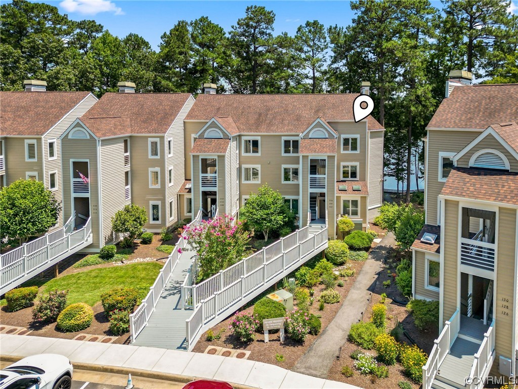 206 Water Pointe Ct