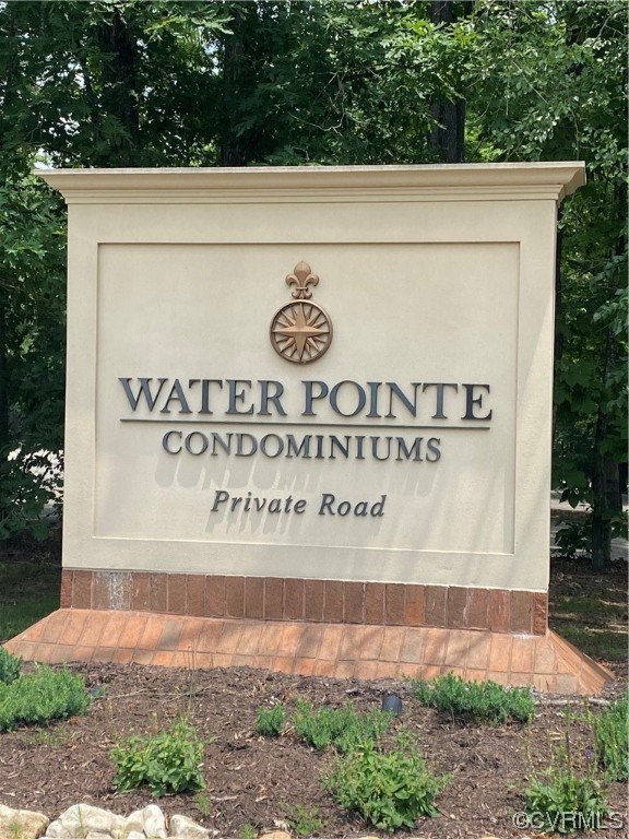 206 Water Pointe Ct