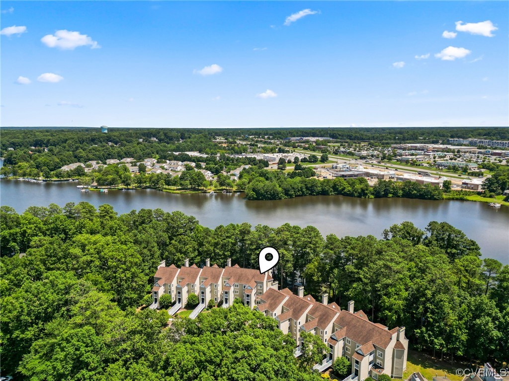 206 Water Pointe Ct
