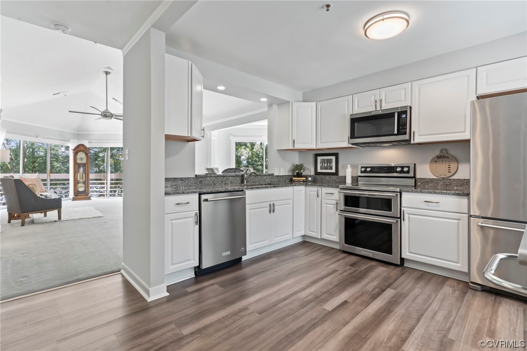 206 Water Pointe Ct