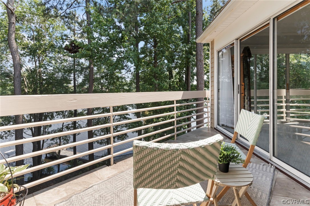206 Water Pointe Ct