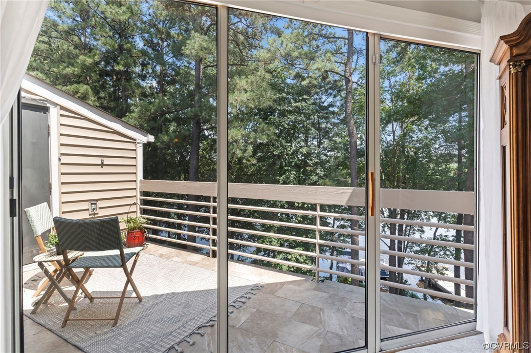 206 Water Pointe Ct