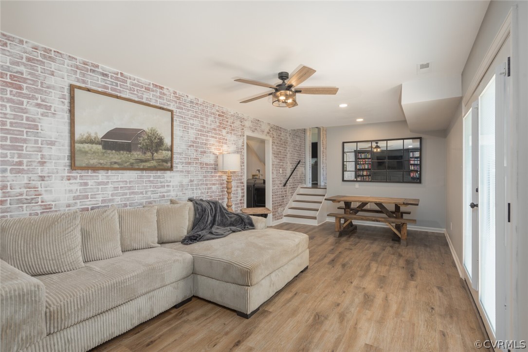 3136 Loganwood Dr