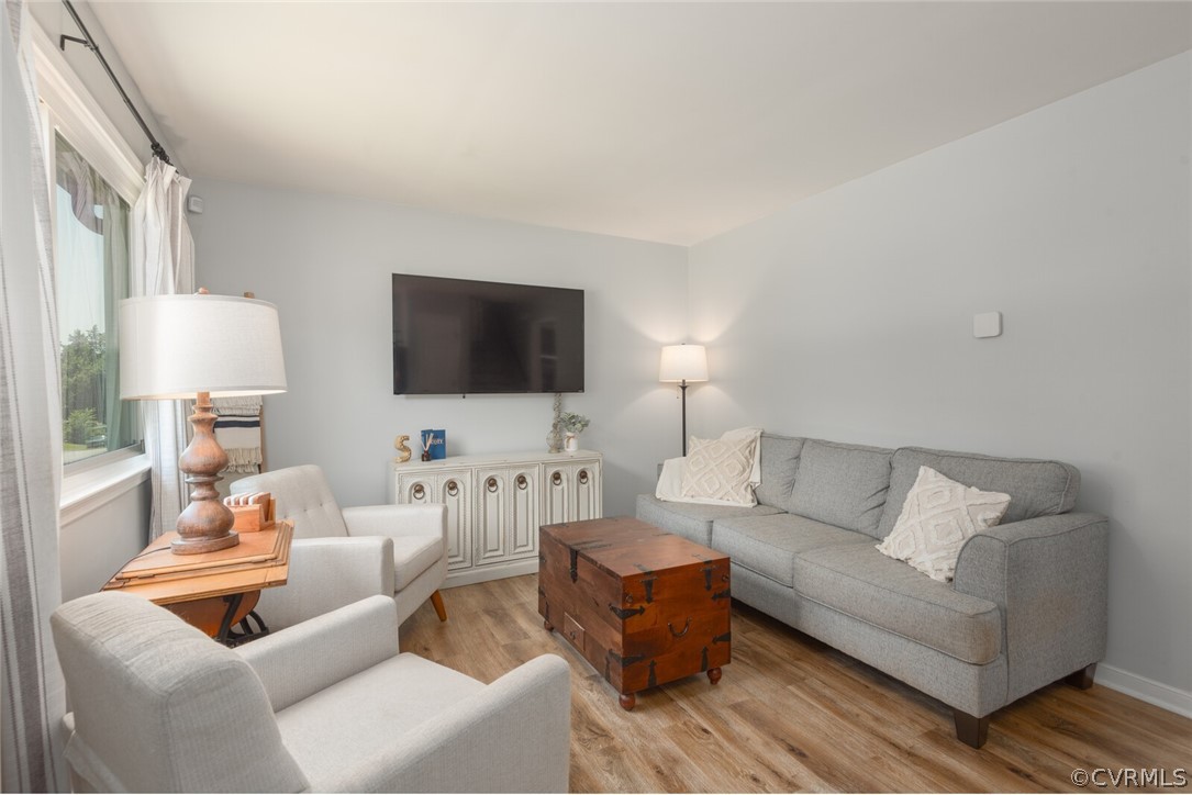 3136 Loganwood Dr
