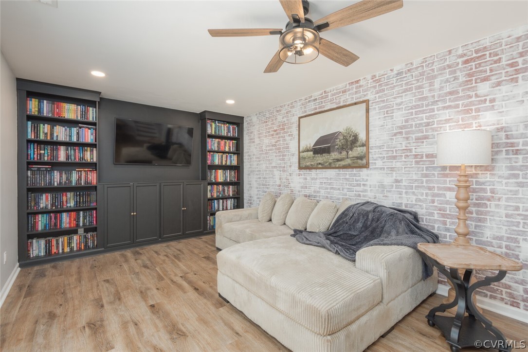 3136 Loganwood Dr