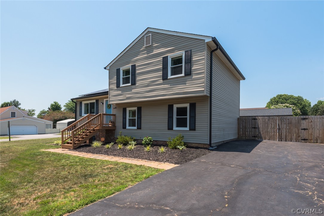 3136 Loganwood Dr