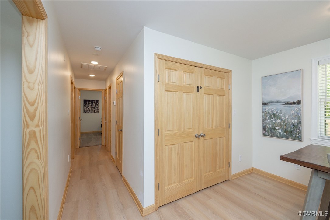 20711 Willowdale