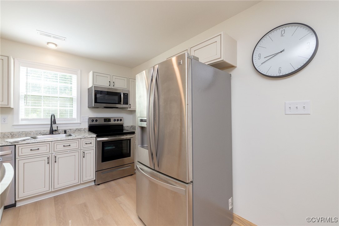 20711 Willowdale