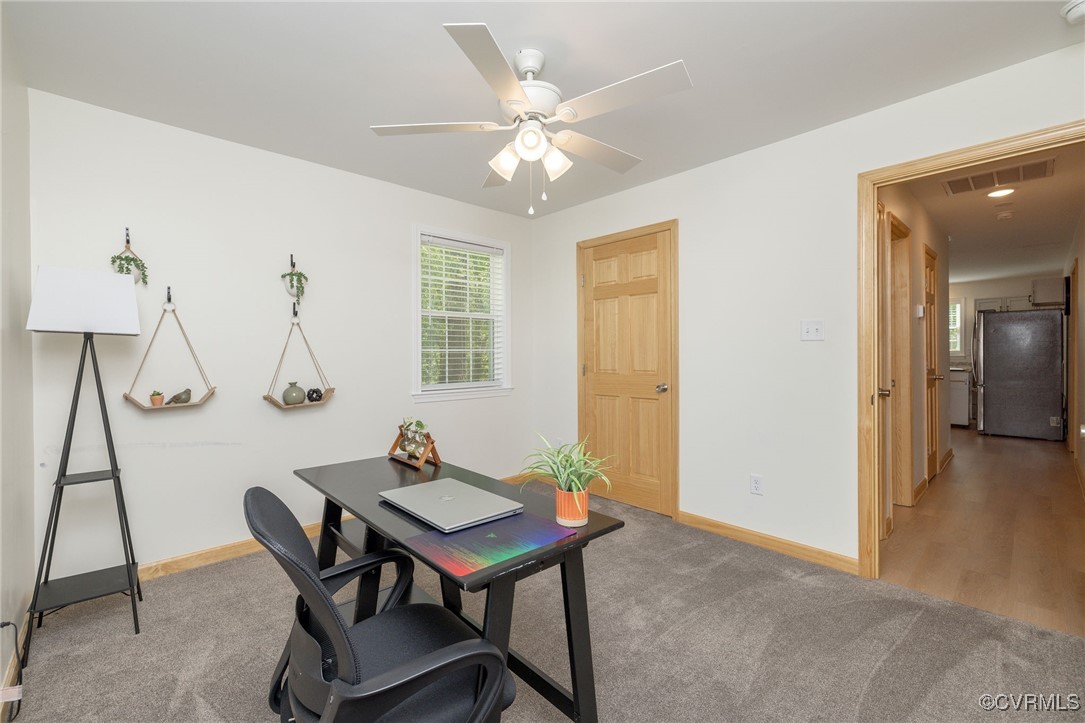 20711 Willowdale