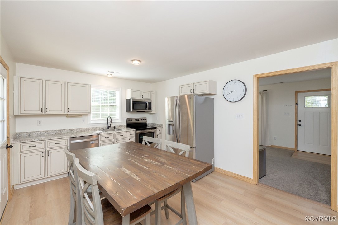20711 Willowdale