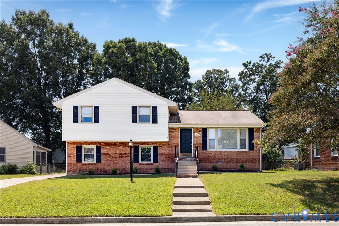 919 Yorkshire Rd