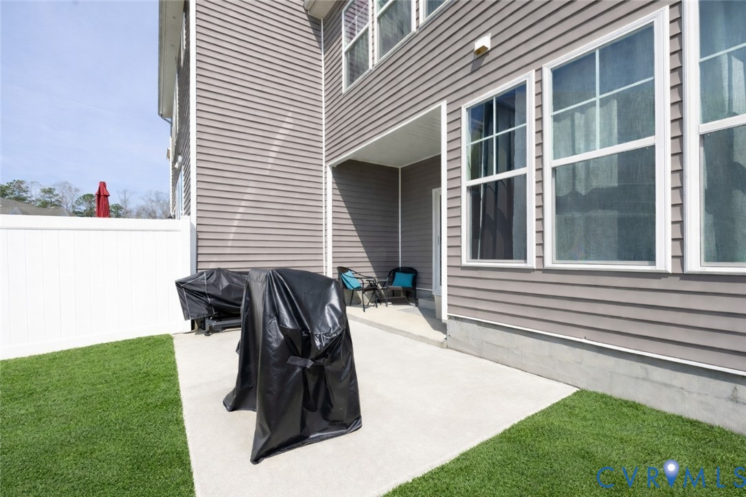 7710 Broadstairs Ln