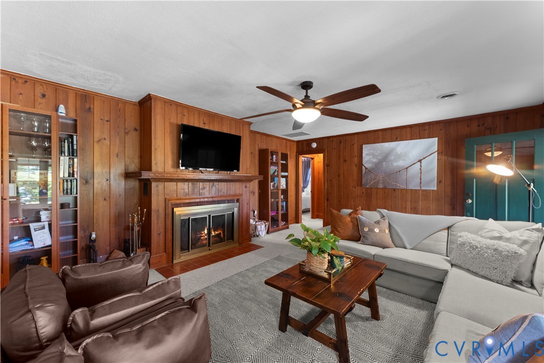 437 Plainview Rd