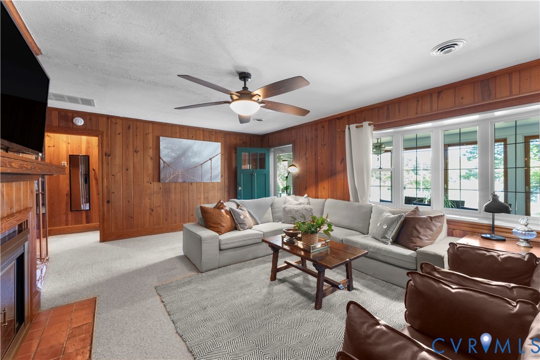 437 Plainview Rd