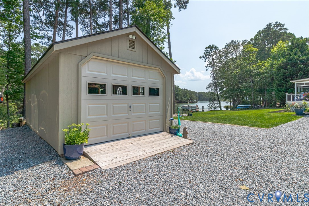 231 Canvasback Dr