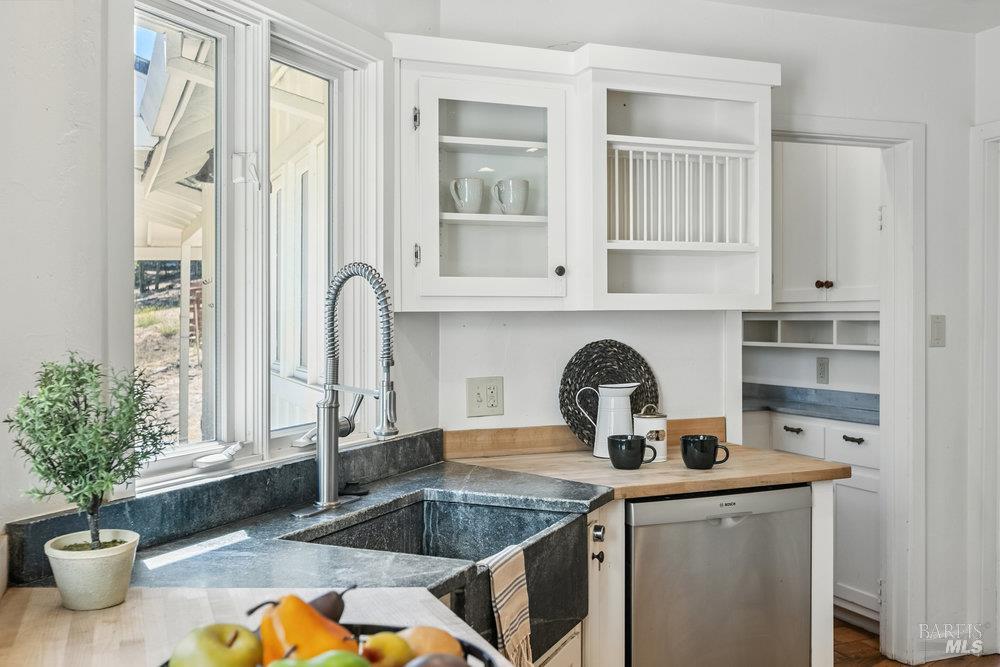 1180 Green Valley Rd