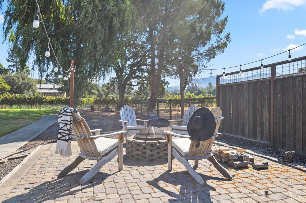 1022 Berry Lane
