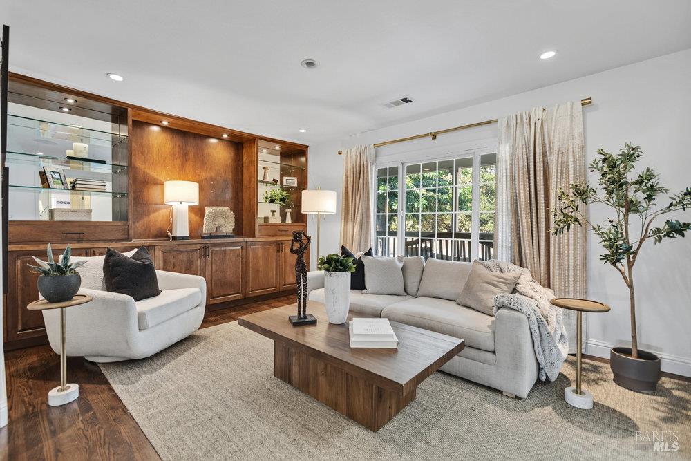 1022 Berry Lane