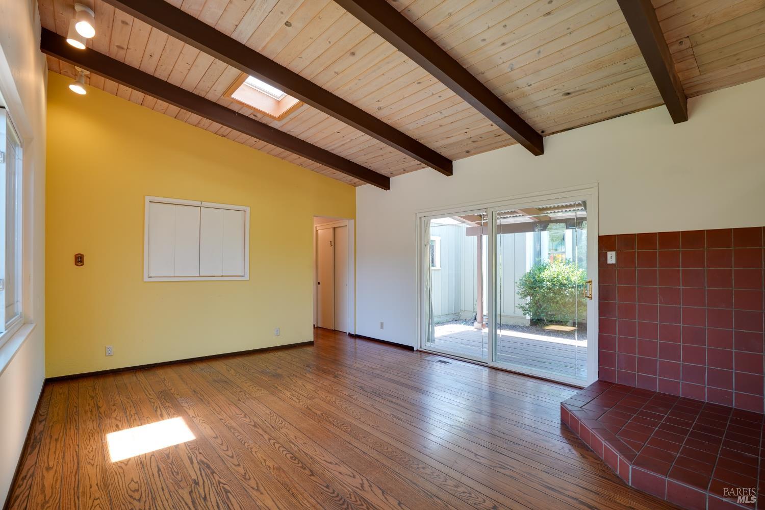 3 Oak Grove Way
