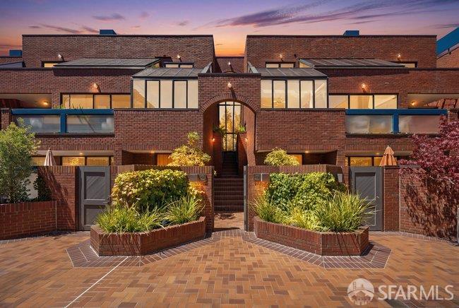 640 Davis Street Unit: #21